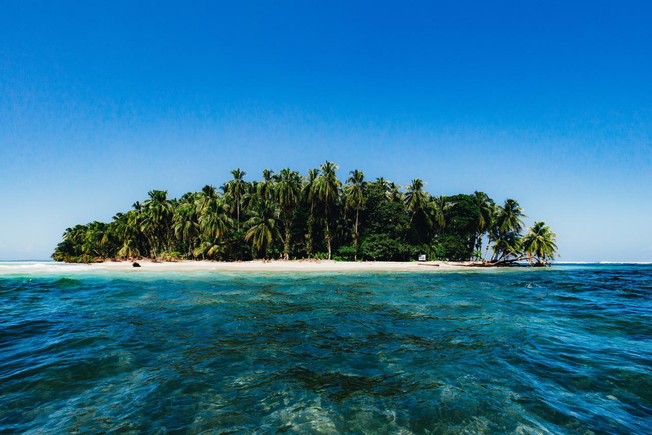 Azul Bocas Town Hotel Bagian luar foto