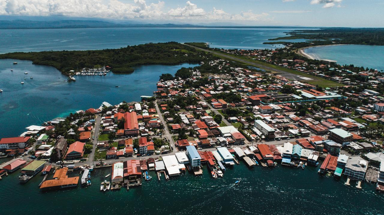 Azul Bocas Town Hotel Bagian luar foto